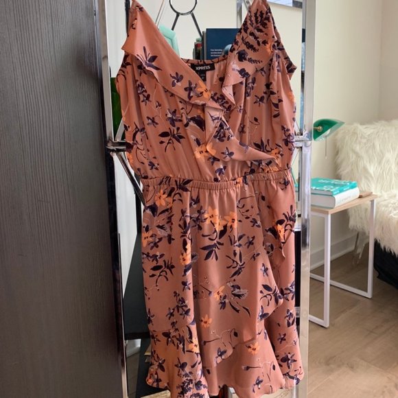 Express Dresses & Skirts - Express Floral Summer Dress Size Small